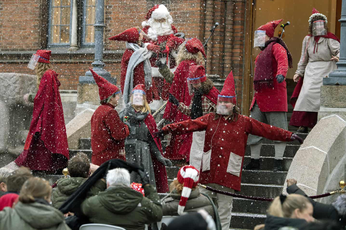 Nissemor Lurendrejer tager imod julemanden i Vejle